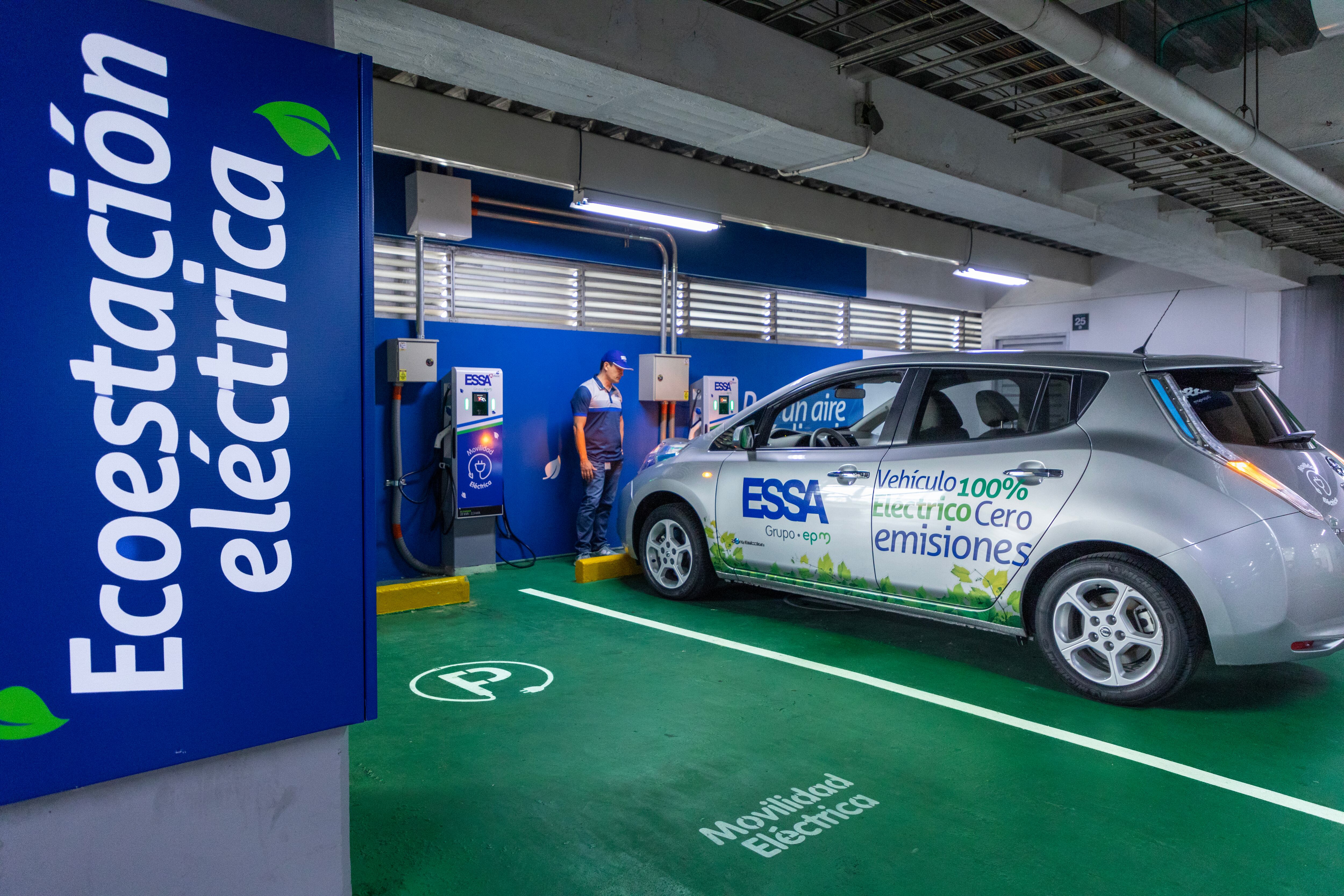 Dentro de la estrategia de ESSA sobresale la instalación de puntos de recarga para vehículos eléctricos, tanto particulares como de servicio público en Santander, Bolívar, Cesar y Norte de Santander.