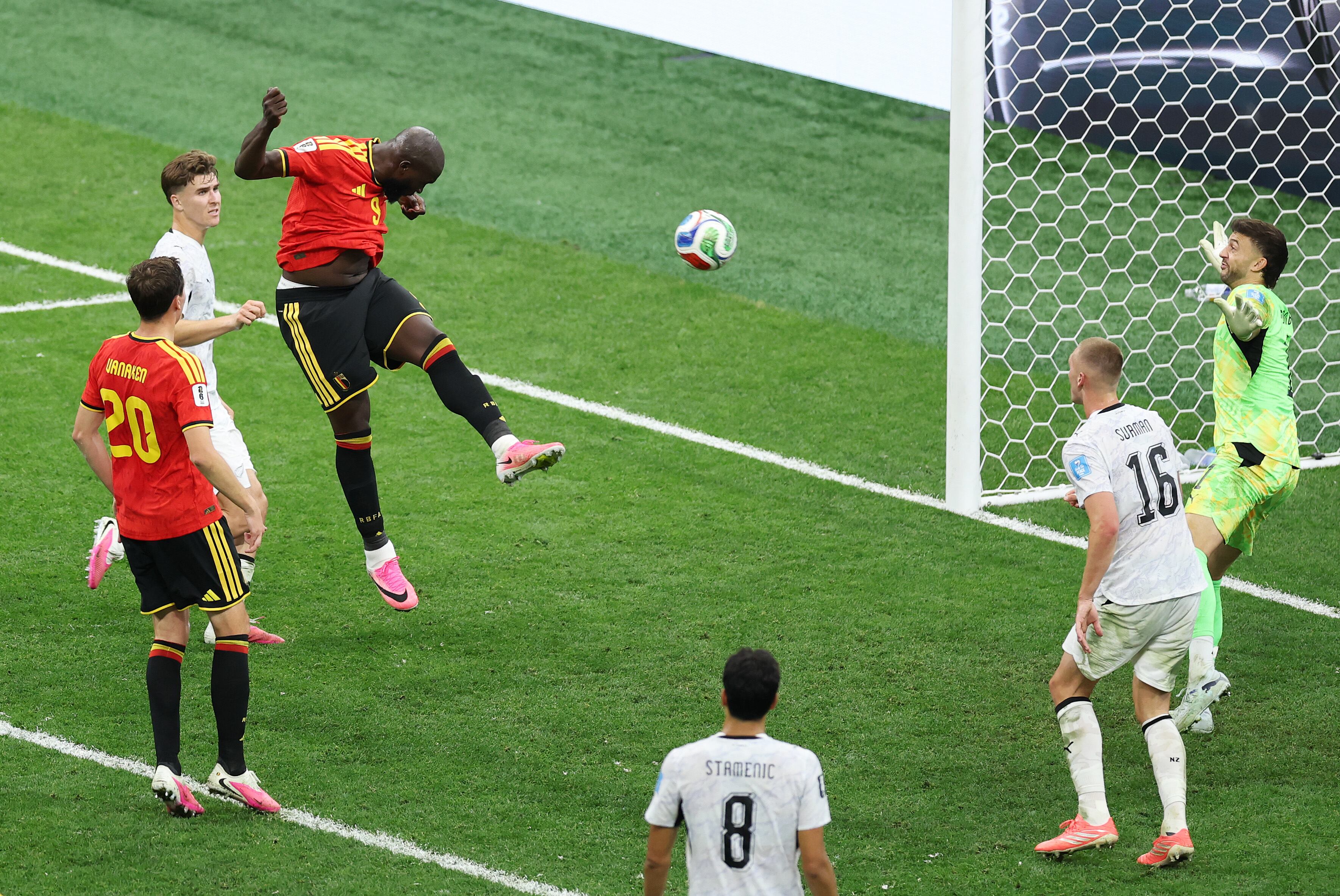 Victoria de Bélgica ante Nueva Zelanda por 5-1