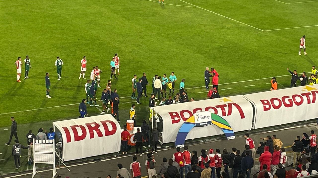 Jhon Vásquez recibió la tarjeta roja en dicho suceso