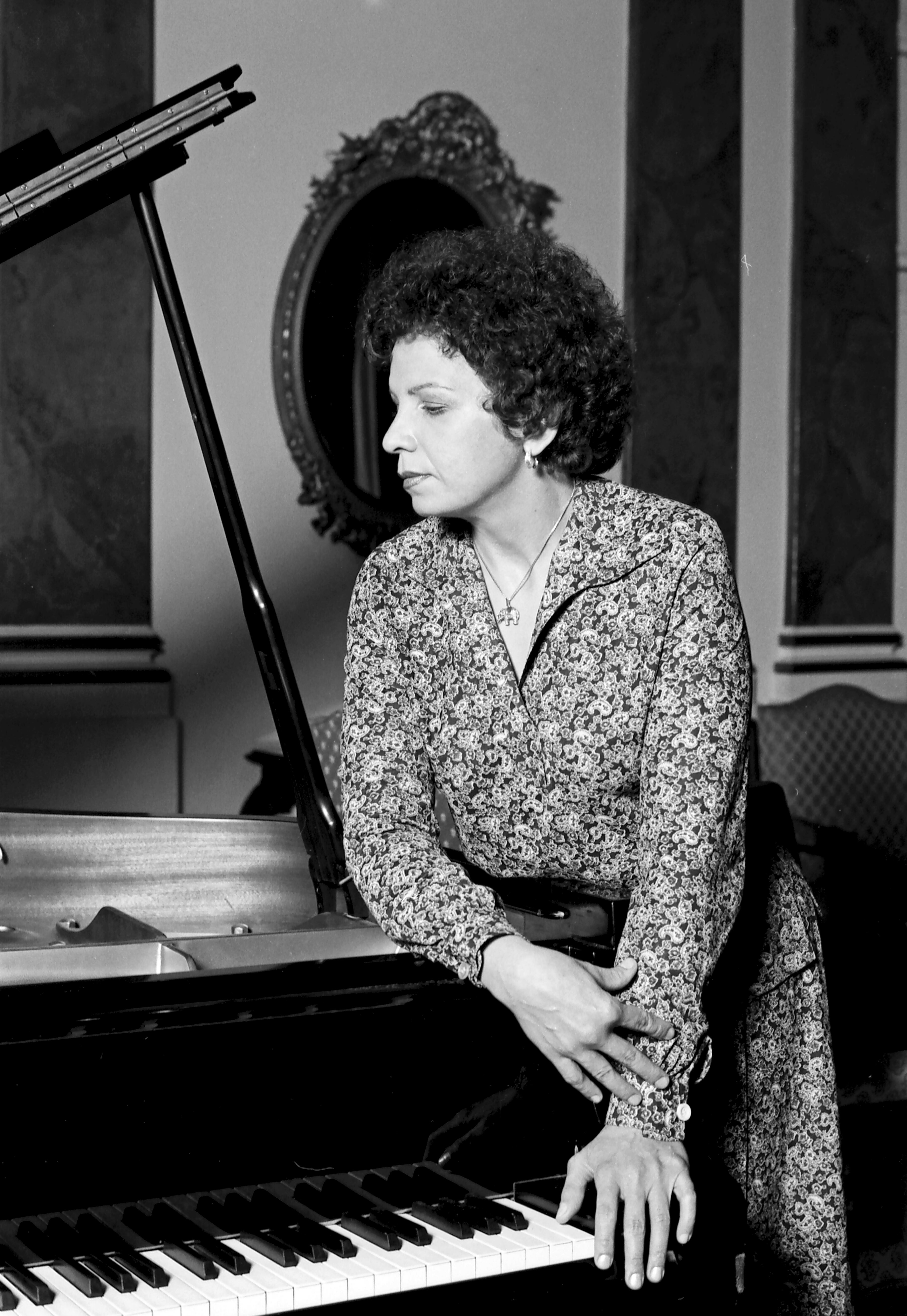 A lo largo de su carrera, Helvia Mendoza ha enfrentado retos que nadie más ha meditado, como tocar el Concierto n.º 2, de Brahms, que demanda dominio del instrumento, inteligencia, sensibilidad y mucha confianza en su trabajo.