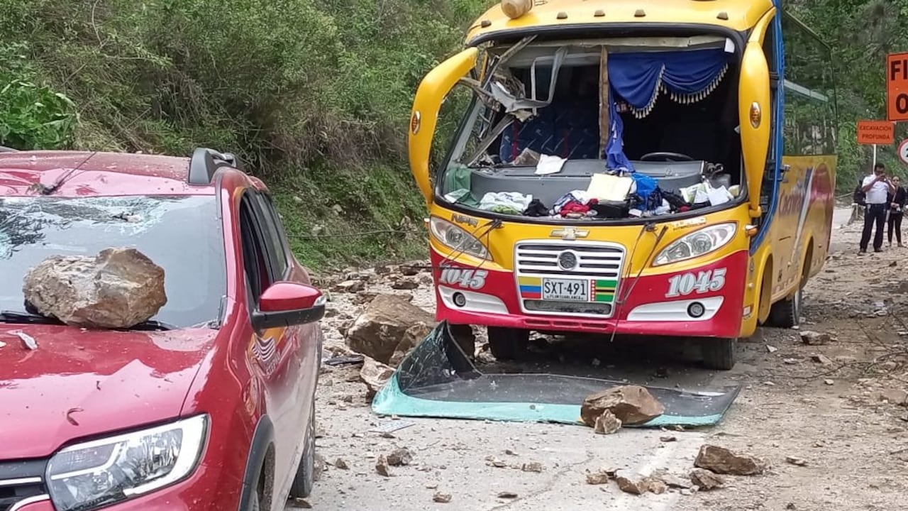 Deslizamiento de rocas en vía Curos . Málaga