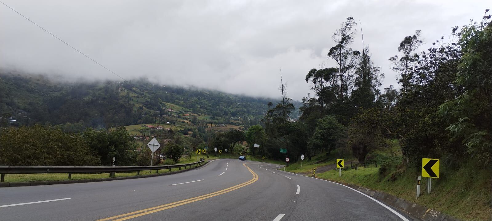 Reportan apertura en un sector de la vía al Llano para evitar represamiento de vehículos.