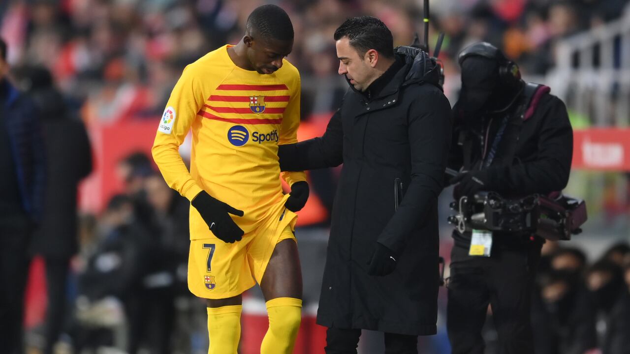 Dembelé se retiró del campo a los 26 minutos en lugar de Pedri.