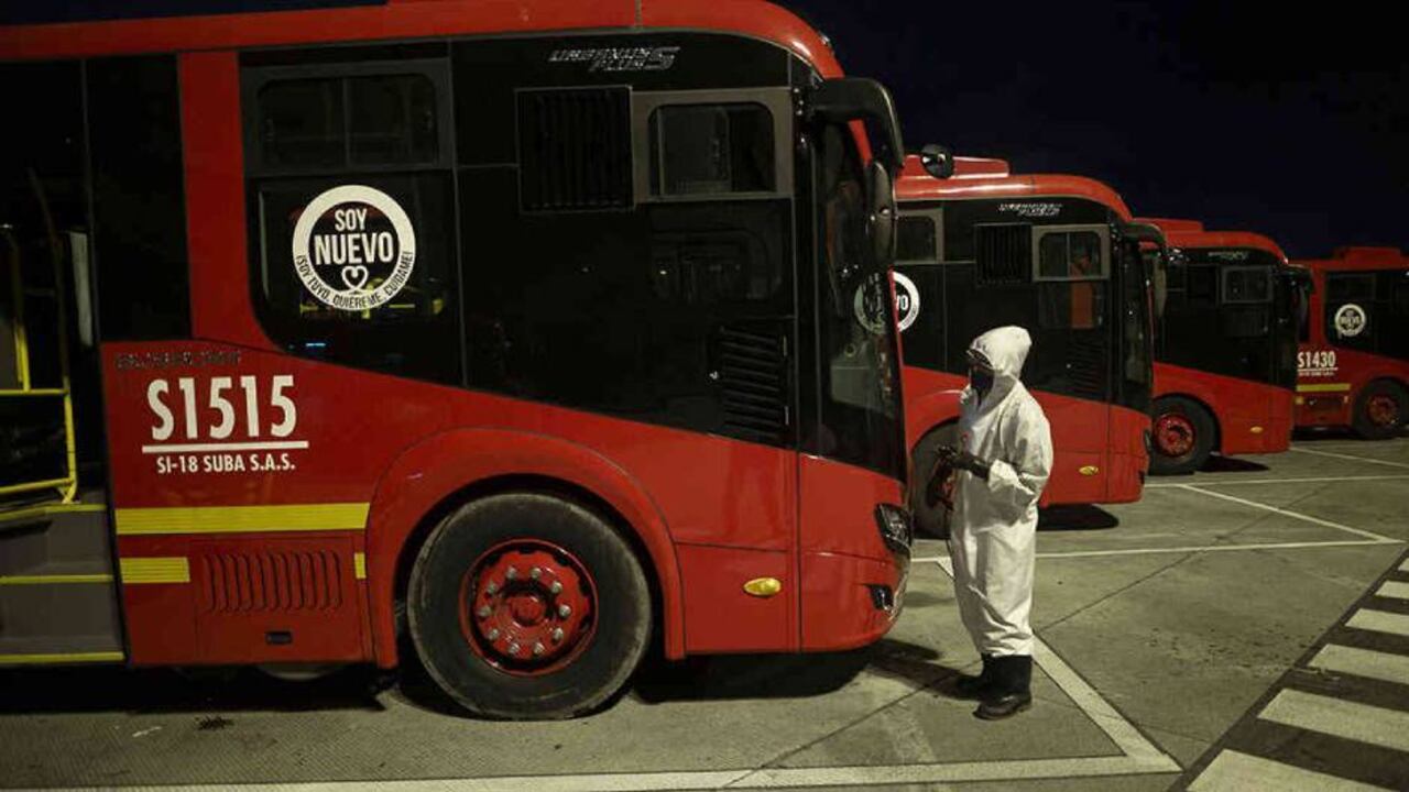 Coronavirus, de más fácil contagio en casa que en transporte: Claudia López.