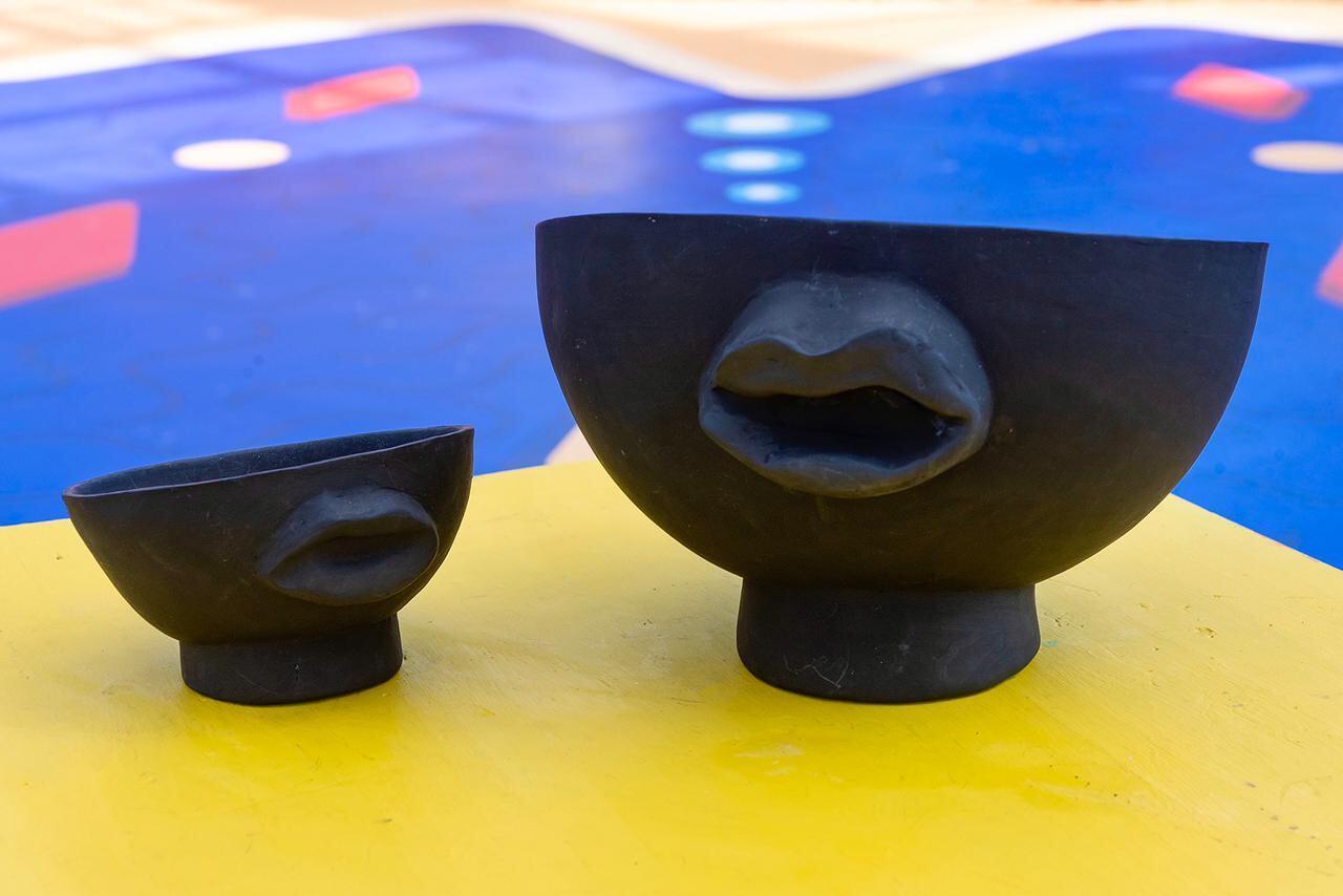 Recipientes inspirados en la danza de Sonde Negros de Santa Lucía.