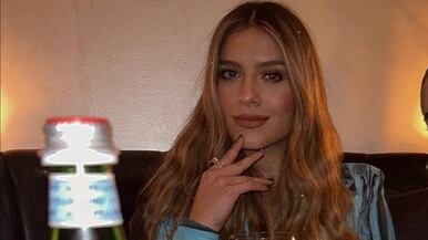 Laura Tobón se roba todas las miradas con su cuerpo en la playa