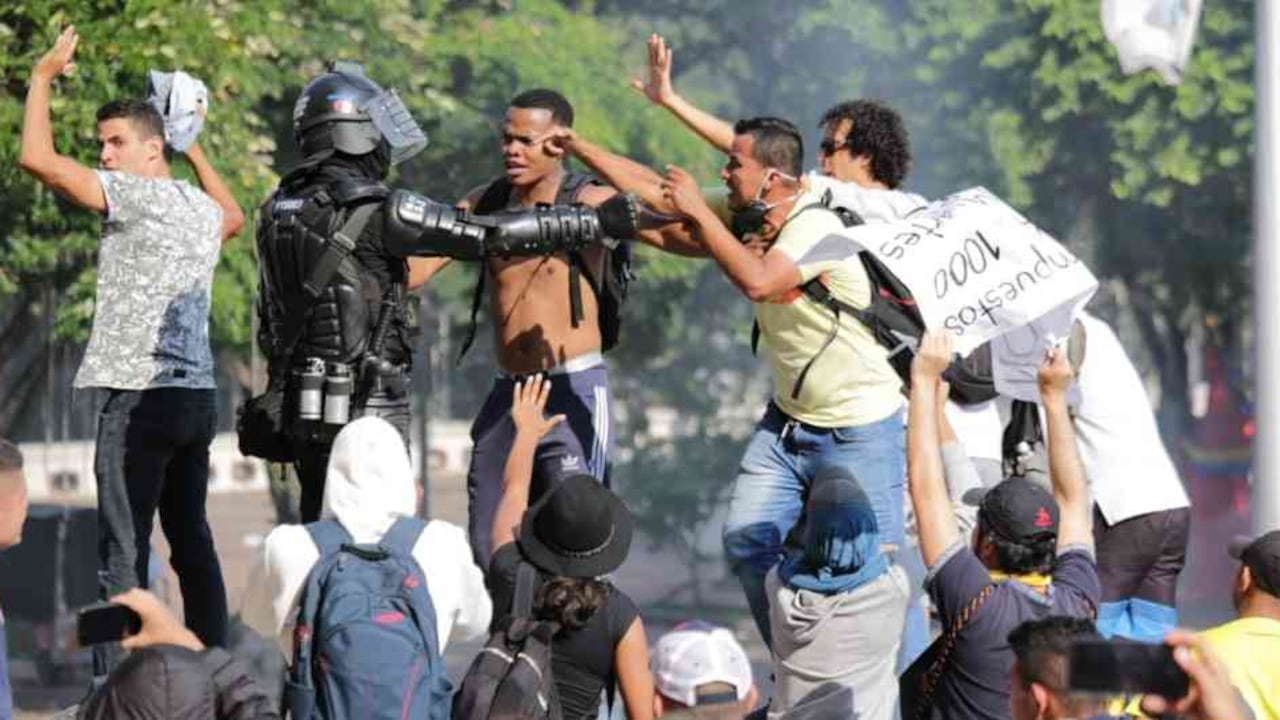 En Cali se produjeron disturbios en varias partes del país durante el paro nacional. Foto: Mauricio Paz