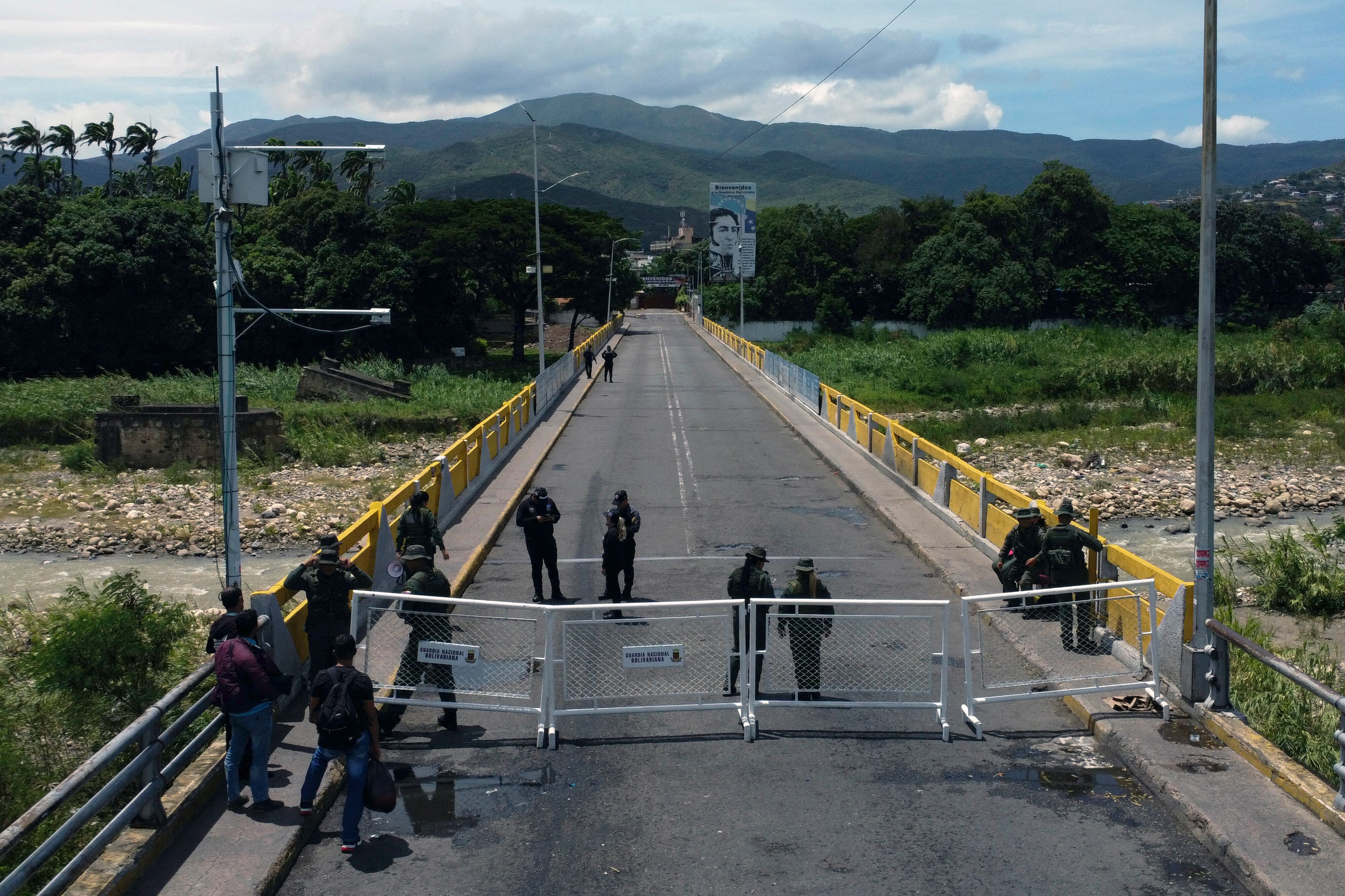La frontera entre Colombia y Venezuela sigue cerrada por elecciones.