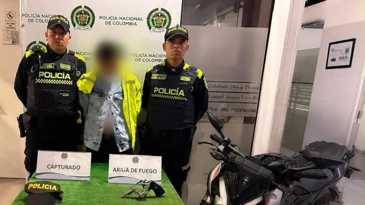 Capturan falso policía en Bogotá.