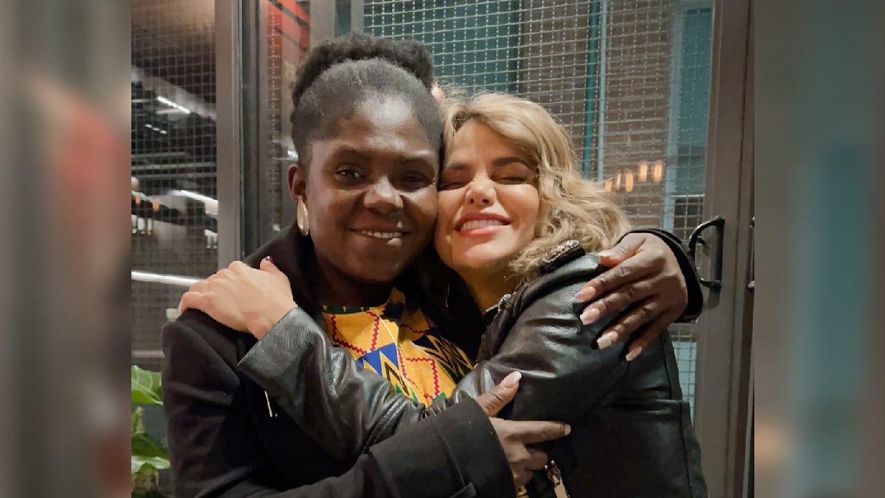 Abrazo entre Francia Márquez y Adriana Lucía