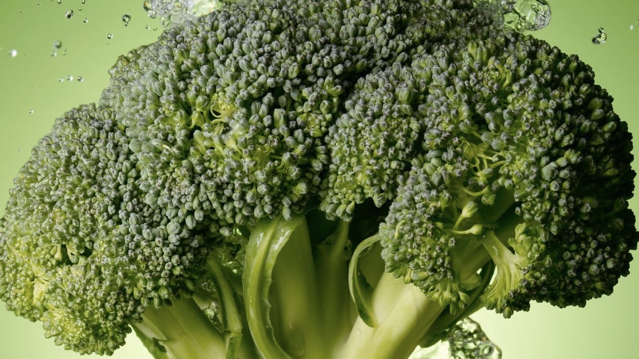 El brócoli es un alimento aliado para controlar la presión arterial.