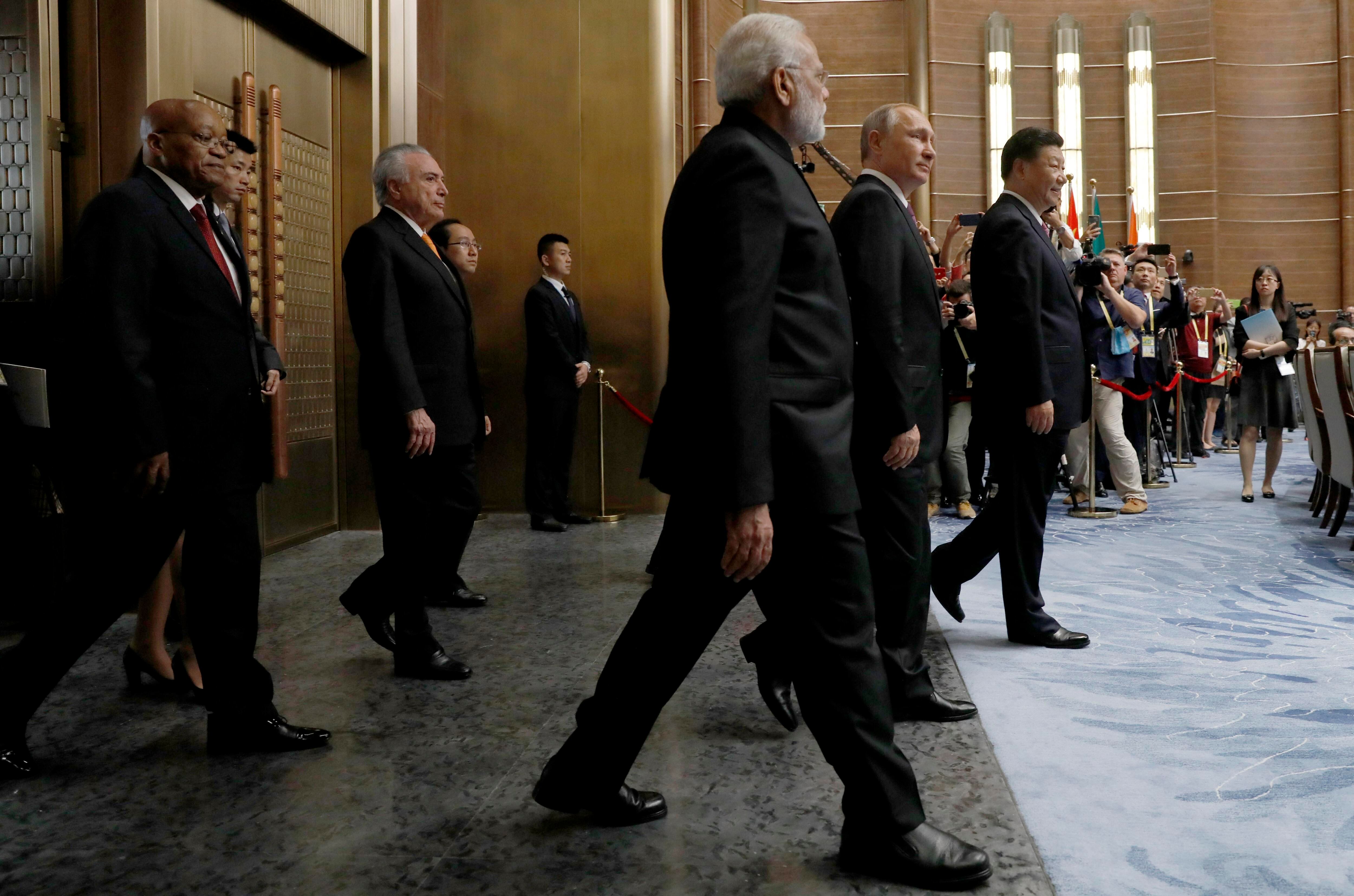 Las potencias emergentes de los BRICS (Brasil, Rusia, India, China y Sudáfrica) abordan este miércoles la cuestión de la expansión del bloque, decidido a reforzar su influencia global.