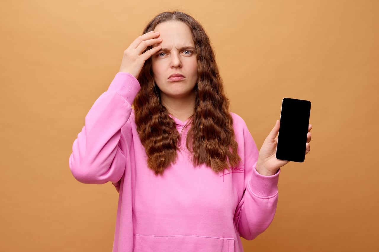 Diversos teléfonos presentan fallas al intentar ejecutar aplicaciones específicas.