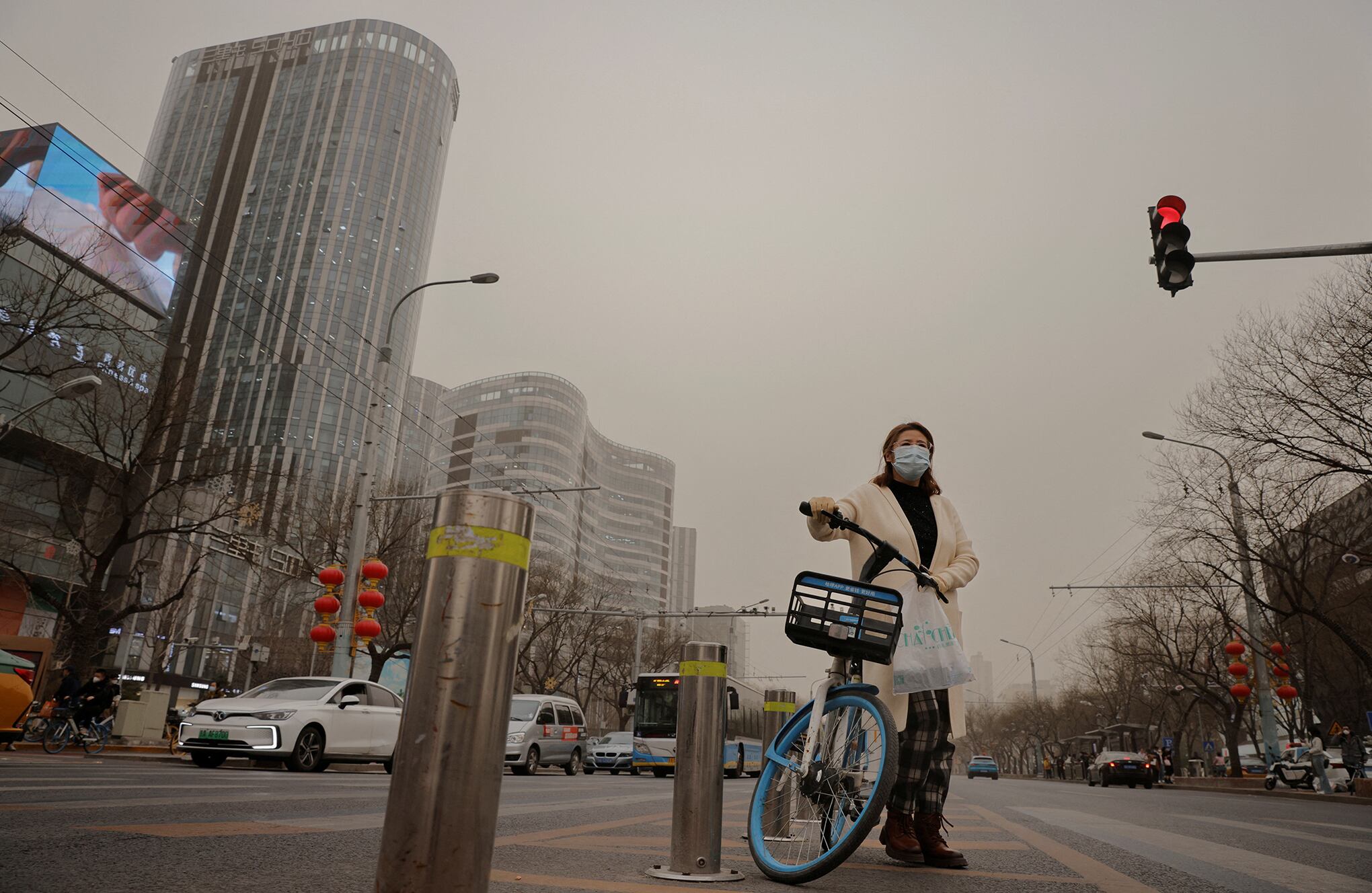 En imágenes : Tormenta de arena y contaminación en los cielos de Beijing