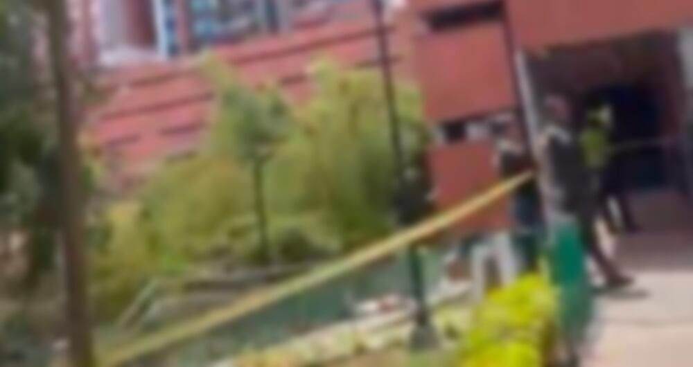 Lugar donde ocurrió el fallecimiento de un joven en Itagüí, luego de lanzarse desde un edificio.