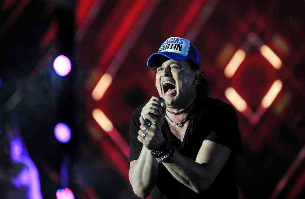 Carlos Vives canta la madrugada del lunes 1 de mayo de 2017, en el parque de la Leyenda Vallenata, Consuelo Araujo Noguera, durante la final del 50 Festival Vallenato y IV Rey de reyes, en Valledupar, Colombia. Foto: Carlos Julio Martínez / SEMANA