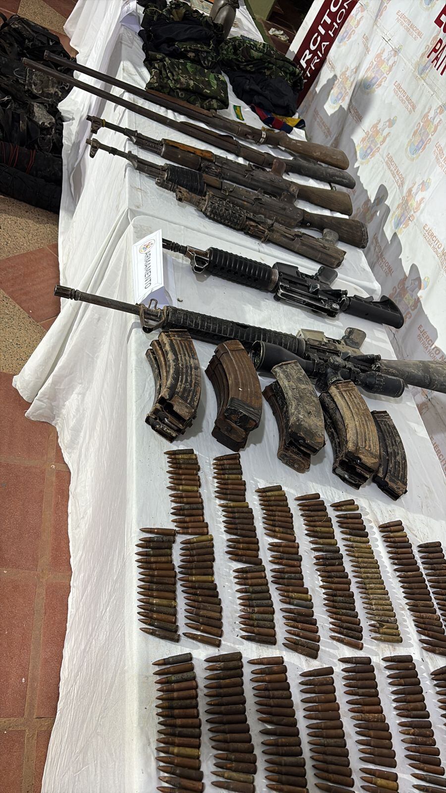 Fusiles y proveedores.