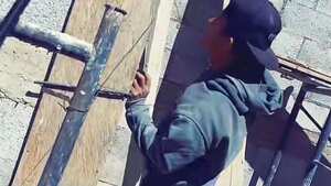 Albañil en las alturas