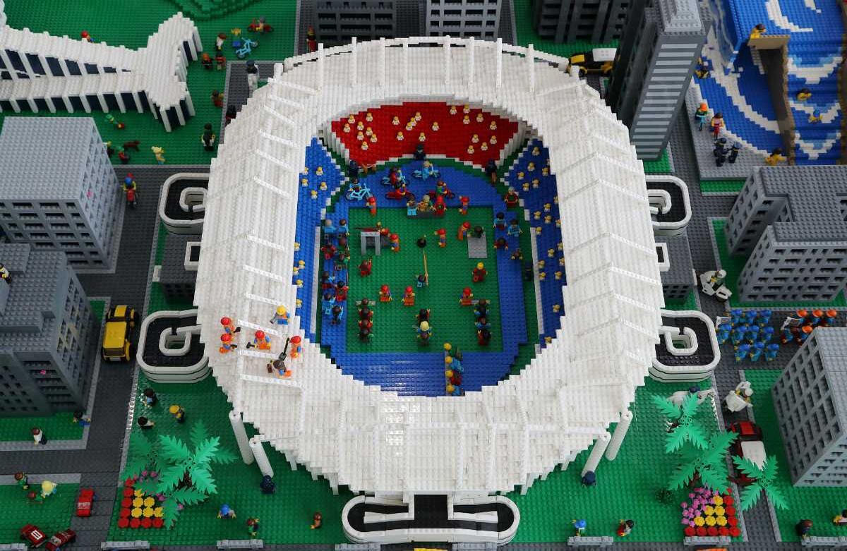 El mayor desafío fue reproducir paisajes y ambientes que la mayoría de los encargados desconocía y cuyo modelo eran imágenes extraídas de internet.. EFE/Fernando Maia