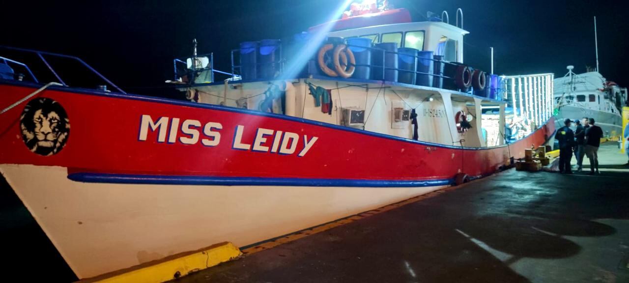 Los uniformados abordaron la motonave Miss Leidy