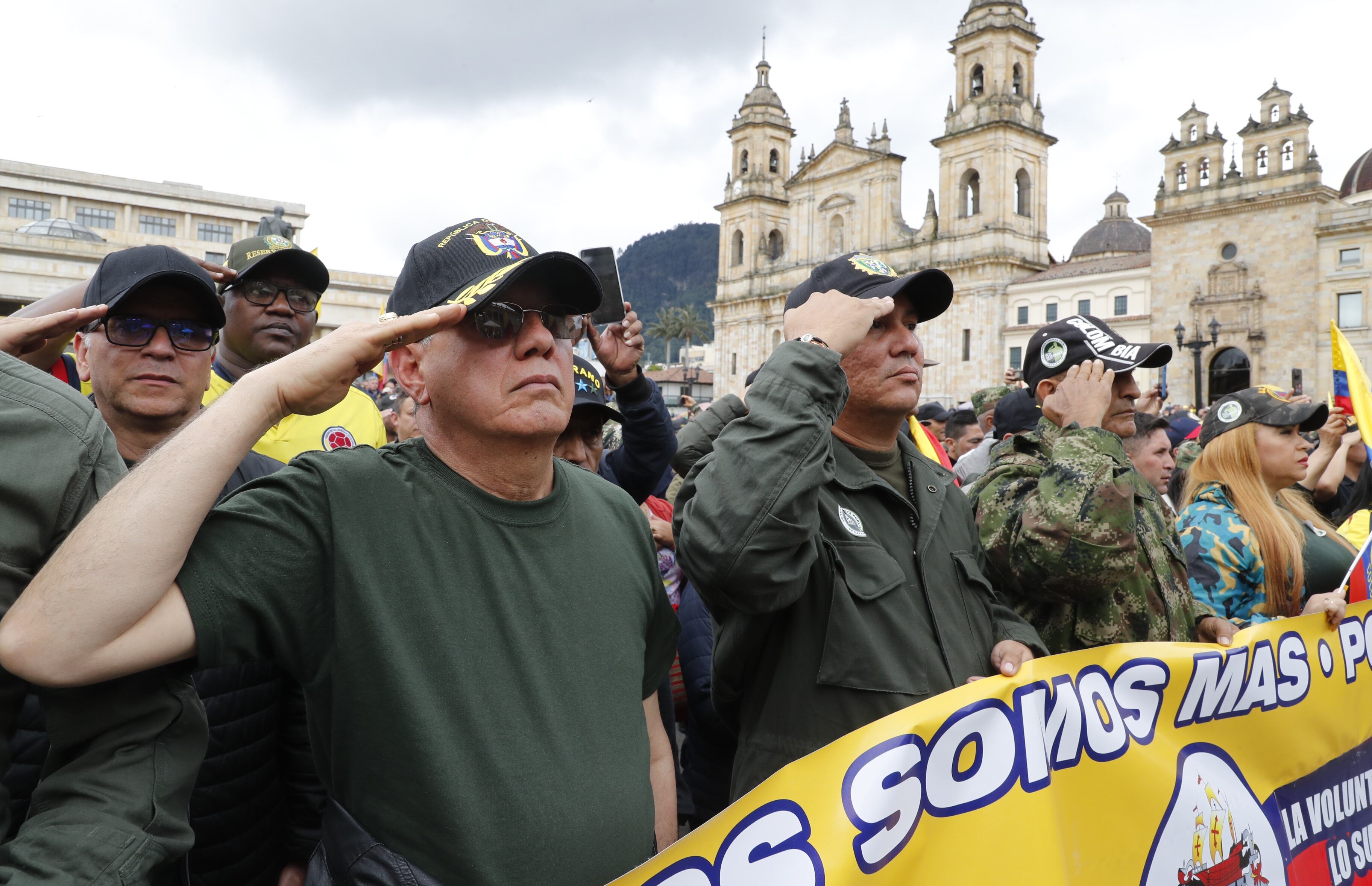 Protestas militares retirados en la plaza de bolívar