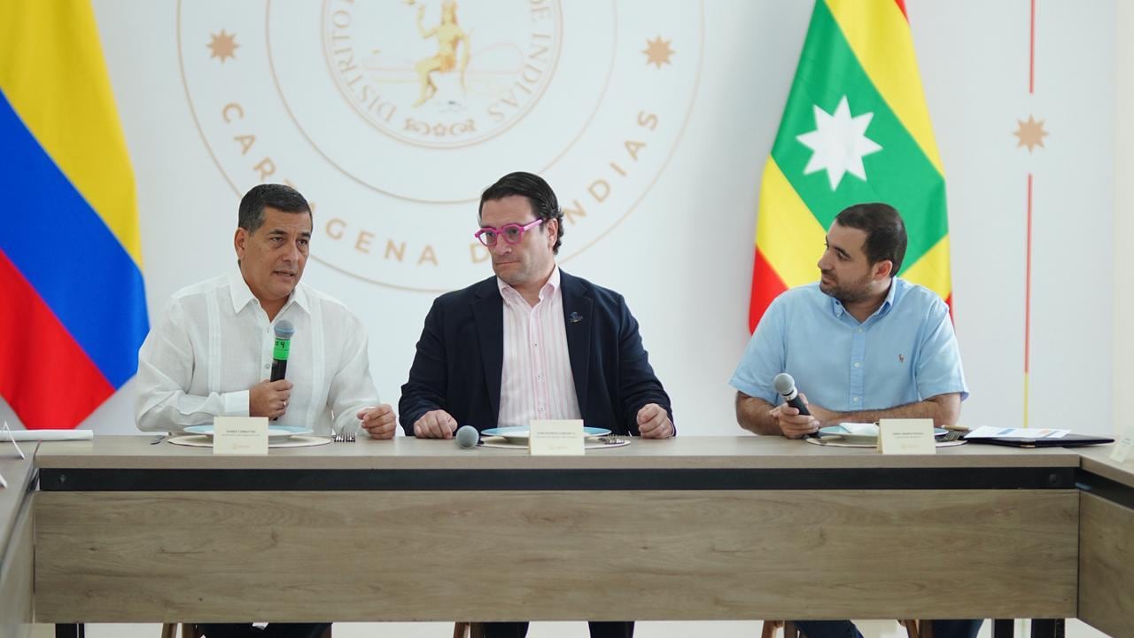 Reunión entre el ministro de Justicia, Iván Cancino, y el alcalde de Cartagena, Dumek Turbay.