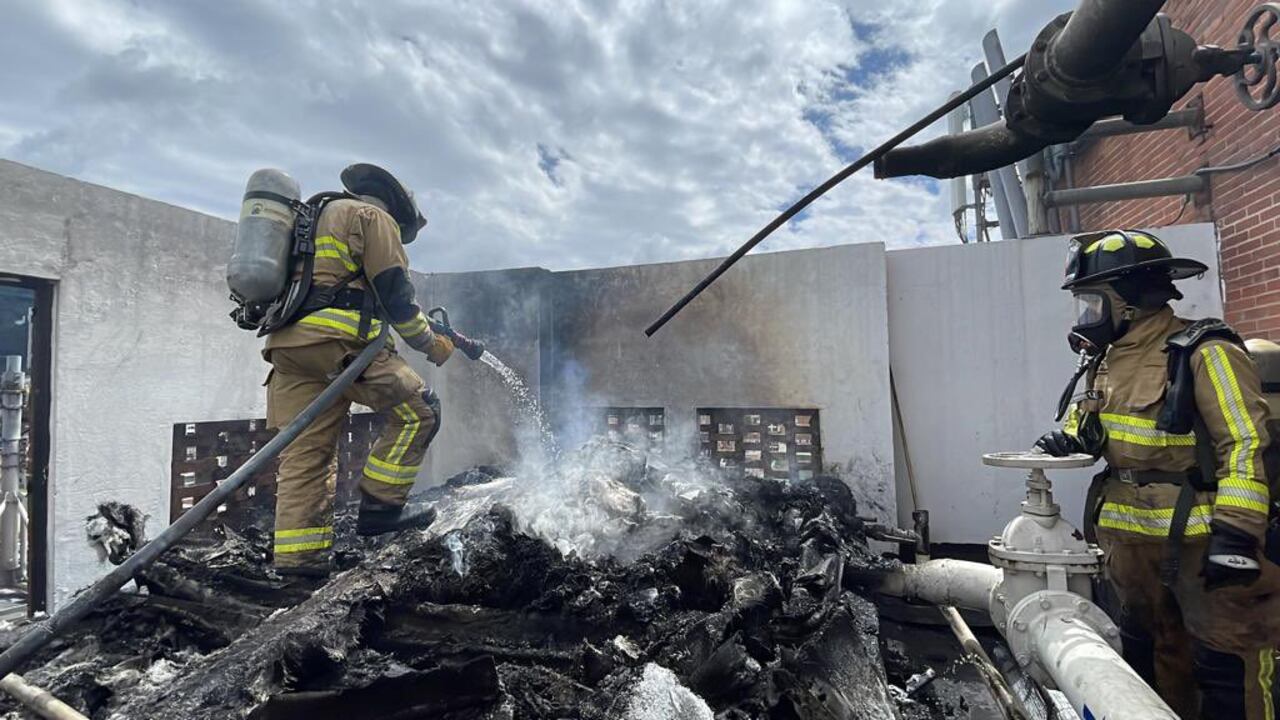 Cuerpo de Bomberos atiende un incendio en el Norte de Bogotá