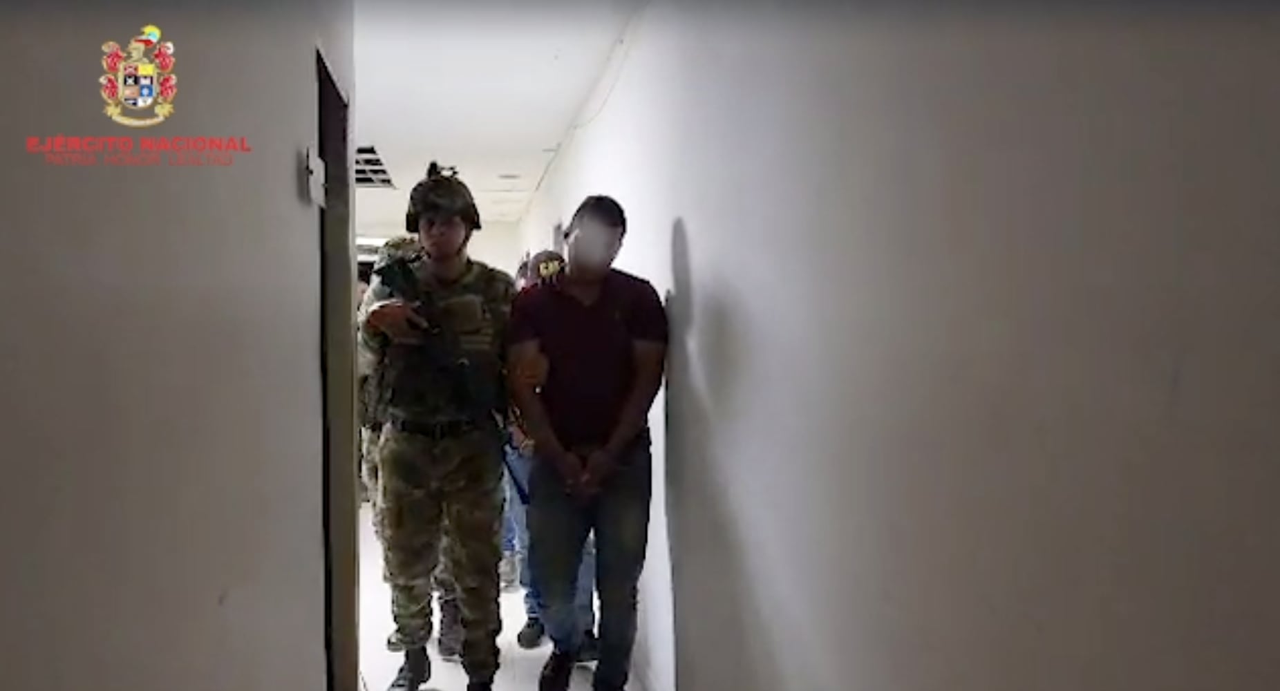 Los hombres fueron puestos a disposición de las autoridades competentes.