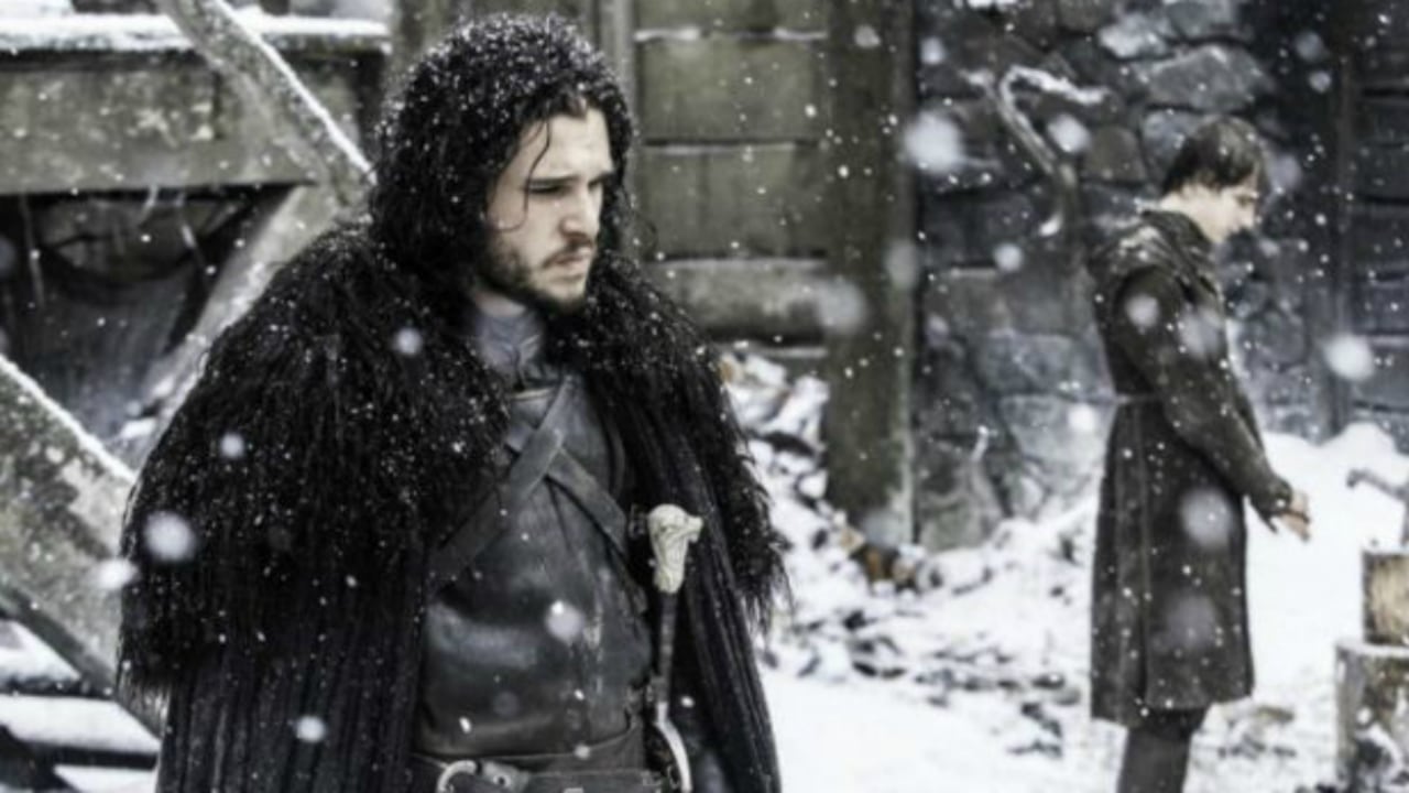 Un cataclismo celestial pudo haber provocado un cambio brusco en la inclinación del eje del planeta de la serie, dicen algunos científicos. O podría ser un planeta binario, explican otros.