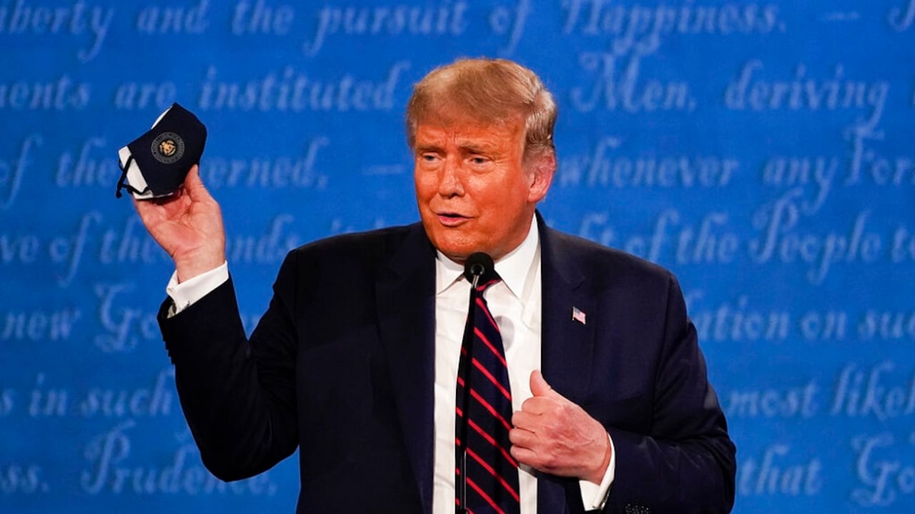 El presidente estadounidense Donald Trump se negó durante semanas a usar tapabocas