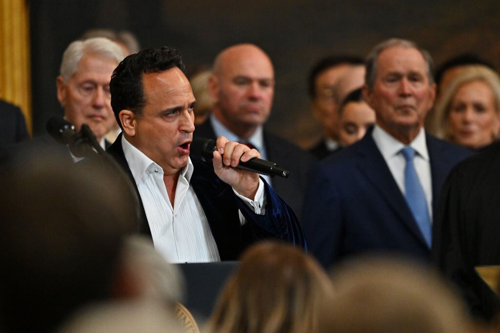 El cantante Christopher D. Macchio cantó en la ceremonia de posesión de Donald Trump.