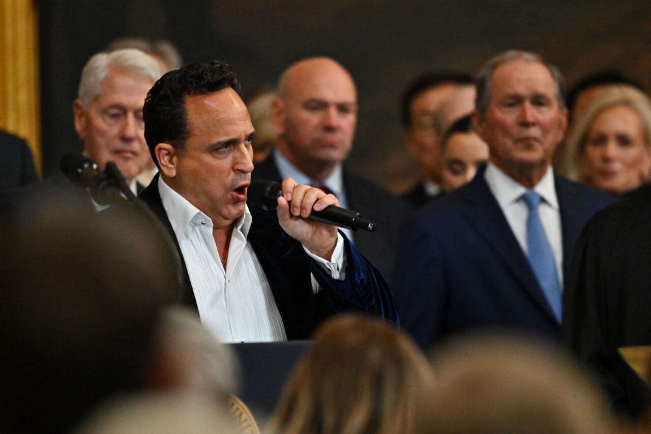 El cantante Christopher D. Macchio cantó en la ceremonia de posesión de Donald Trump.