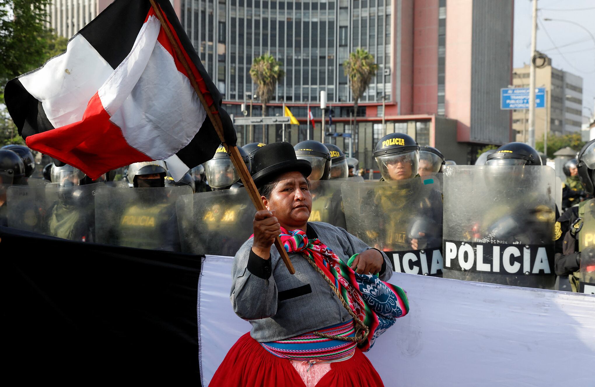 En imágenes : marcha 'Toma Lima' para manifestarse contra la presidenta de Perú, Dina Boluarte