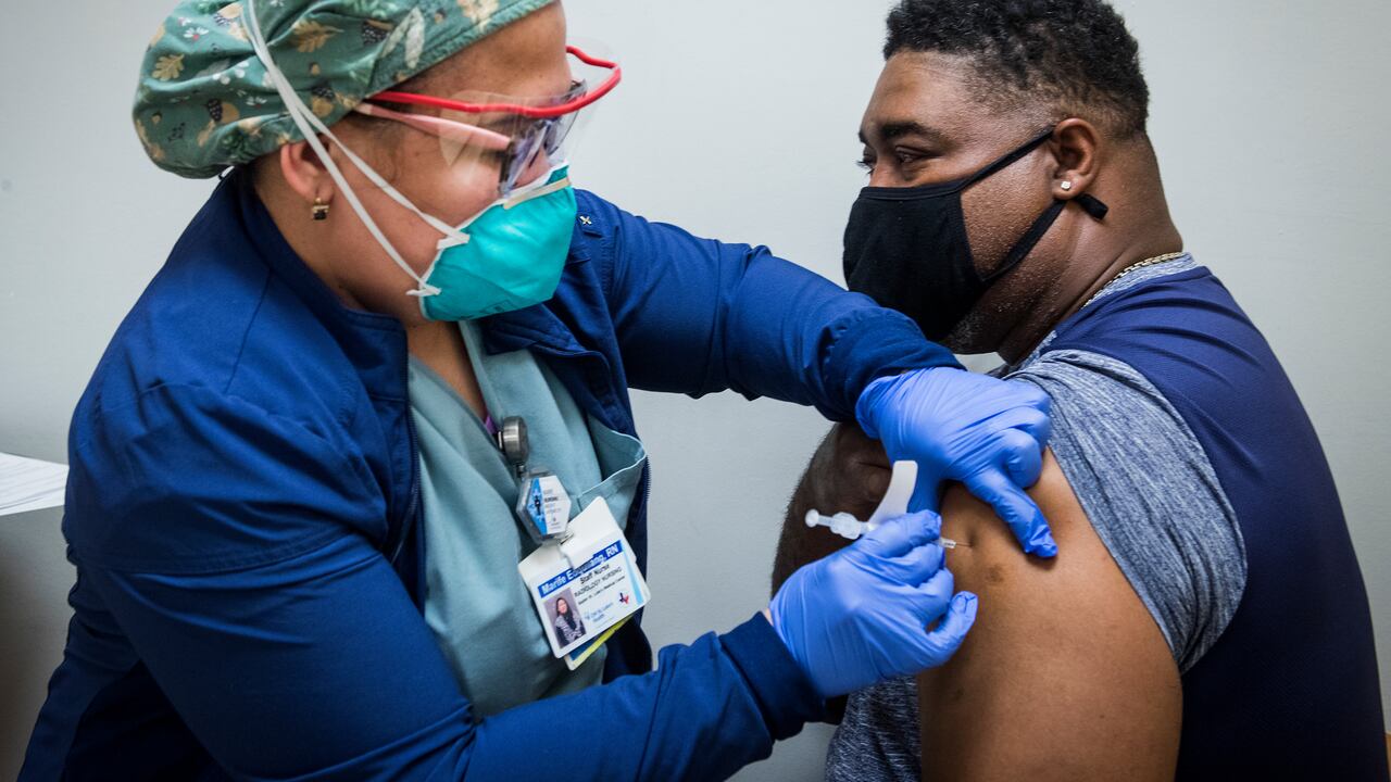 GSK y Novavax firman acuerdo para apoyar la fabricación de la vacuna contra la covid-19