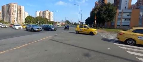 Después de las labores de criminalística, hacia las 10:08 de la se recuperó la movilidad en la Avenida Boyacá.