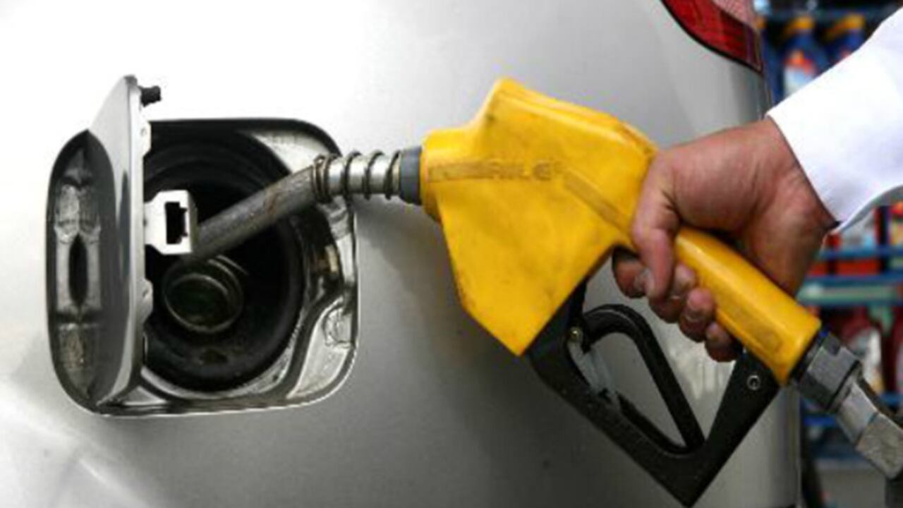 El precio de la gasolina lo determina mediante fórmula el Ministerio de Minas.