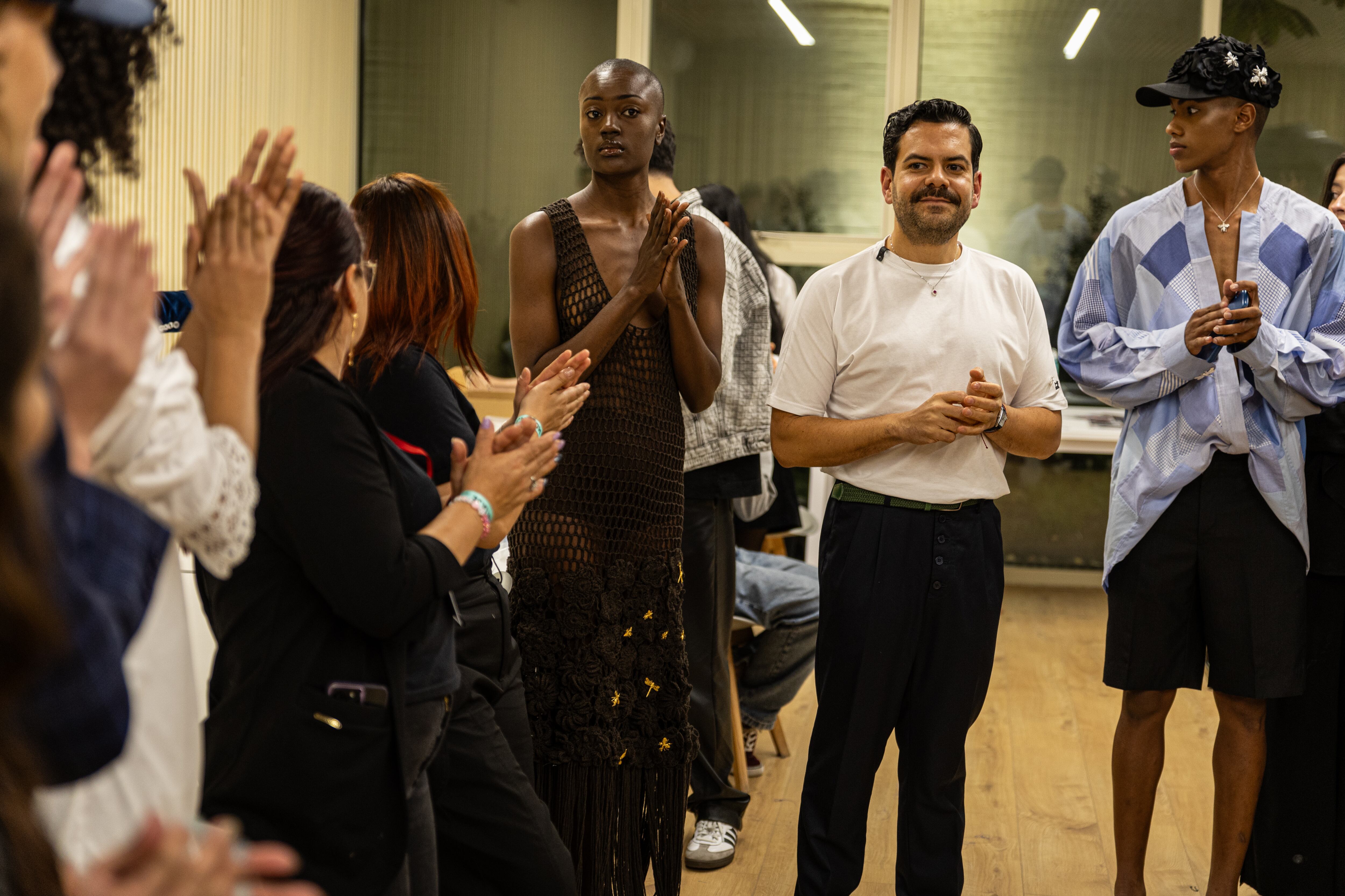 Juan Pablo Socarrás en el backstage del Bogotá Fashion Weekend