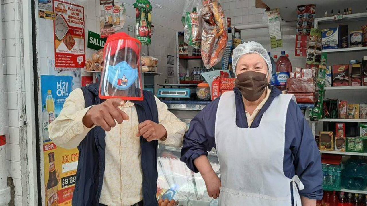 Los comerciantes de los centros de acopio reciben capacitación en protocolos de bioseguridad. Foto: Ipes