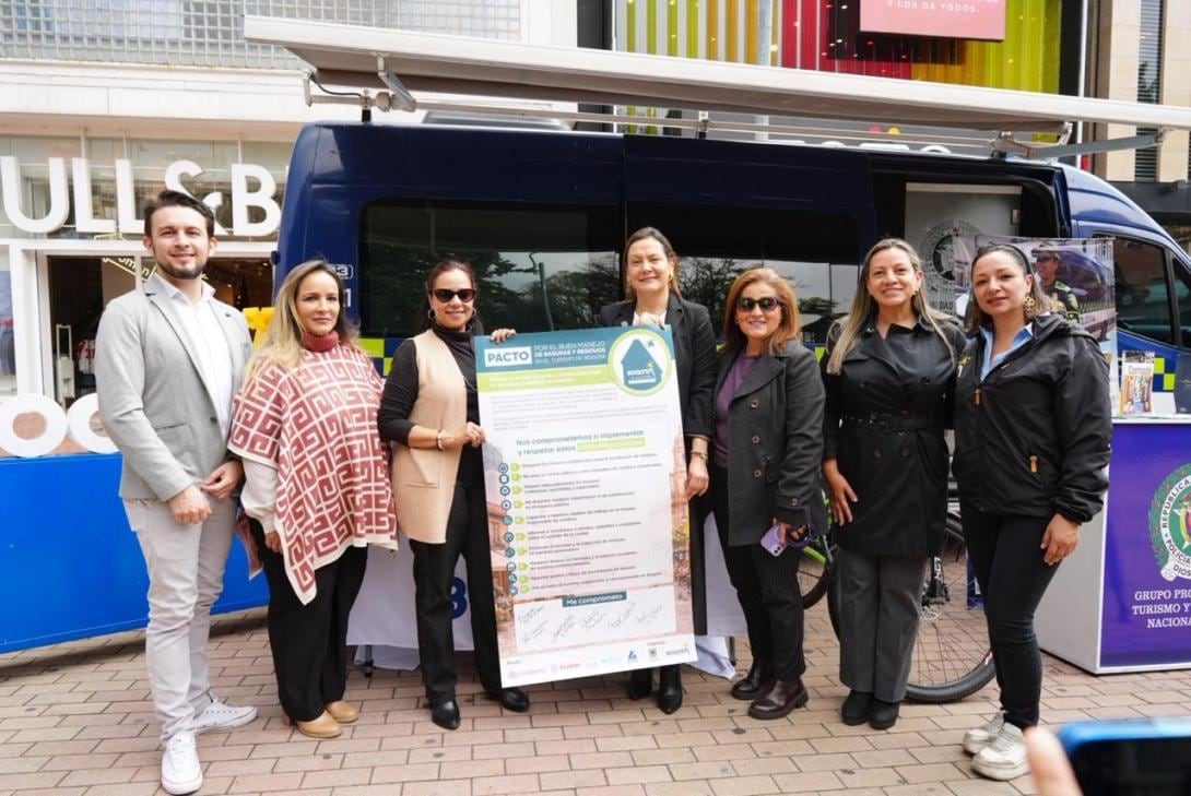 La Oficina de Turismo de Bogotá presentó la campaña “Bogotá, la casa de todos se mantiene limpia”.