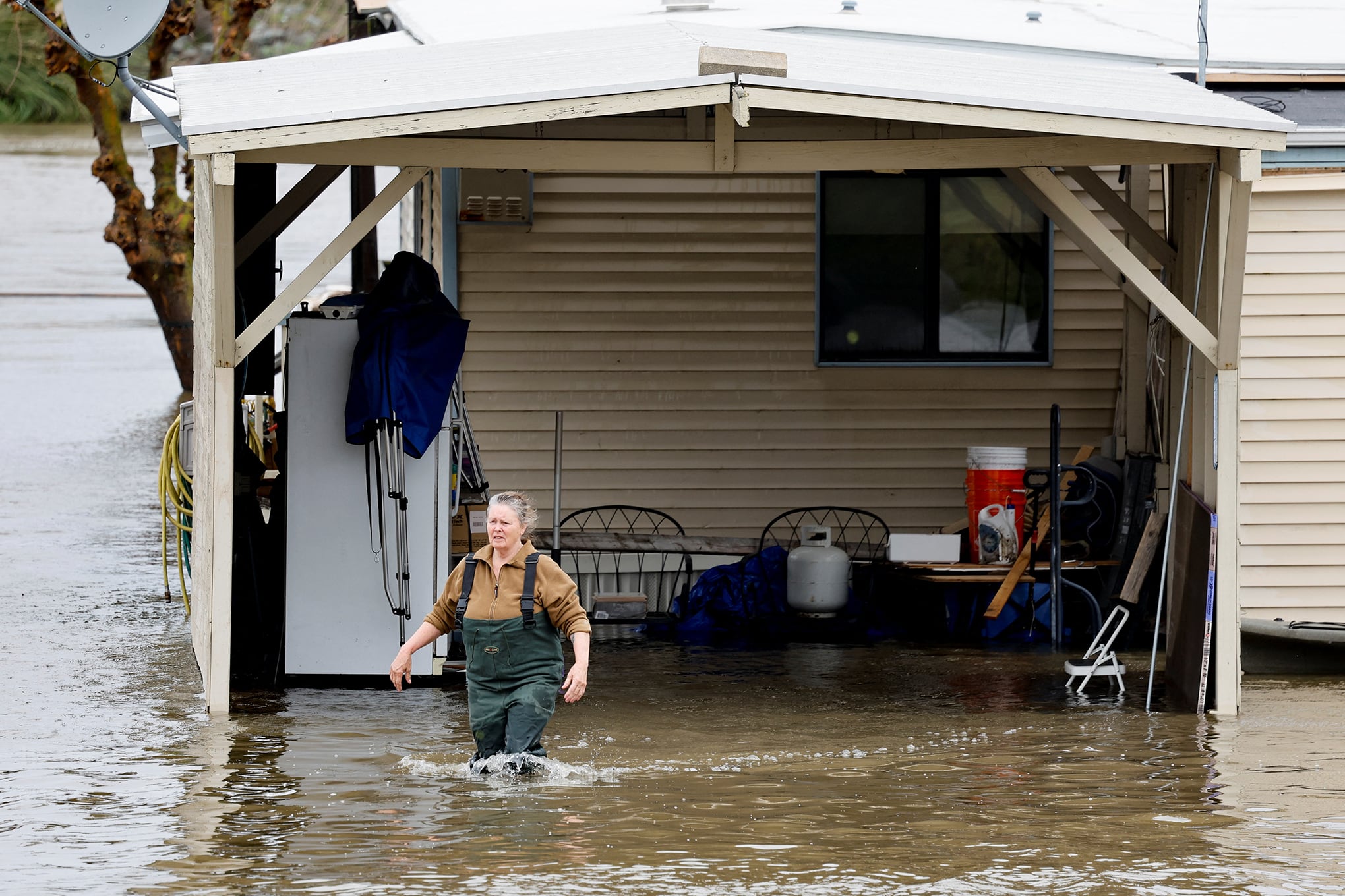En imágenes : Vientos y lluvias causan estragos en California