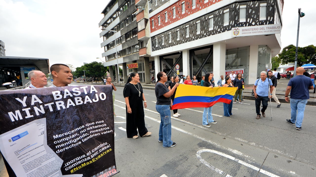 Trabajadores del sindicato del Ministerio del Trabajo seccional Cali.