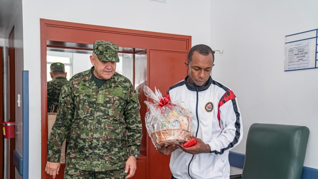 Visita a soldados que habían sido secuestrados en los últimos días por el ELN y posteriormente liberados.