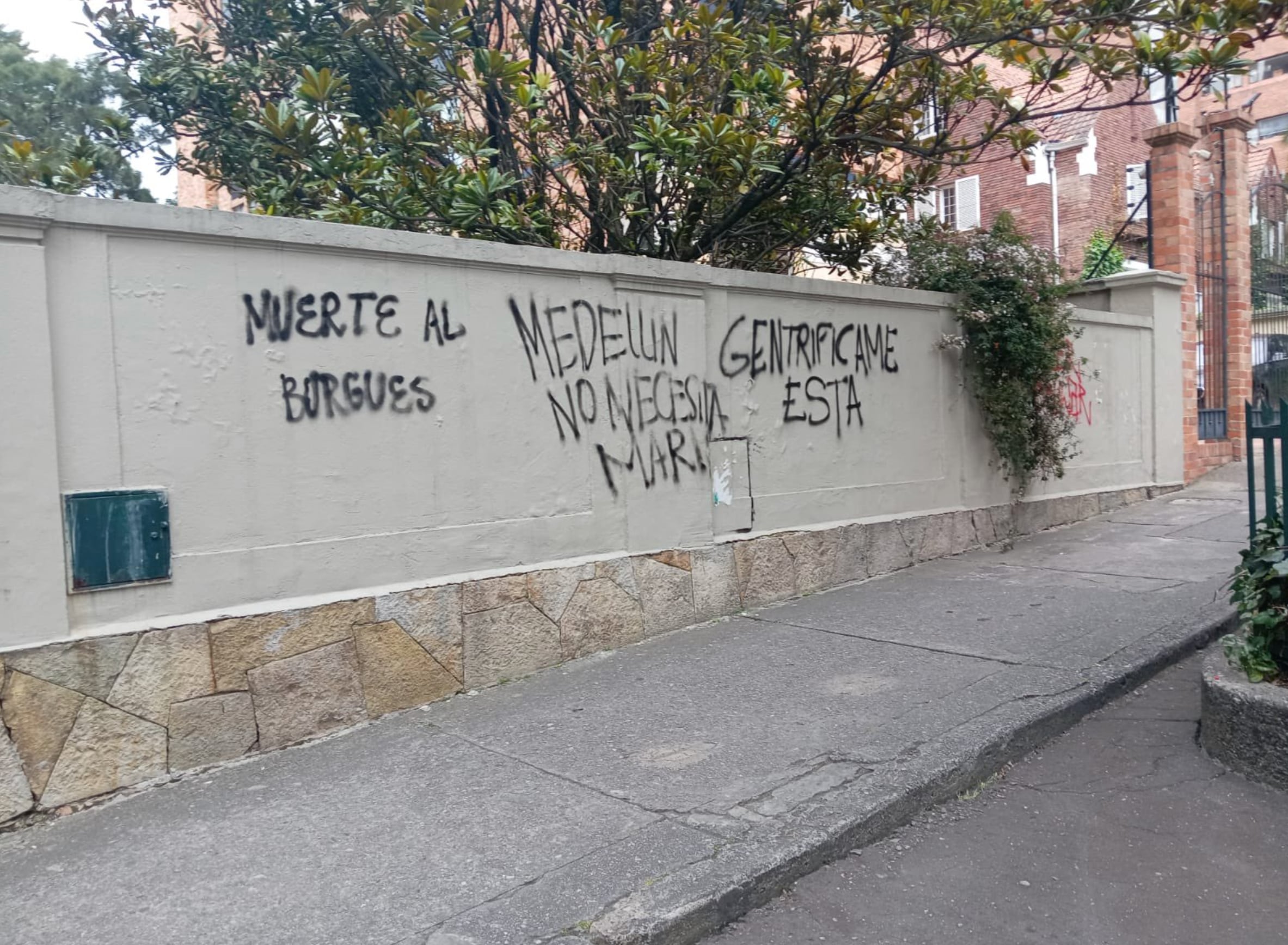 Graffitis protestas norte de Bogotá