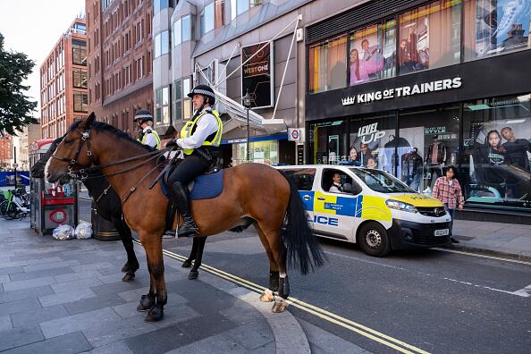 Las publicaciones en TikTok y Snapchat se compartieron ampliamente y comenzaron a ser tendencia con el hashtag 'Robo a JD en Oxford Circus' en referencia a la tienda JD Sports. (foto de Mike Kemp/In Pictures vía Getty Images)
