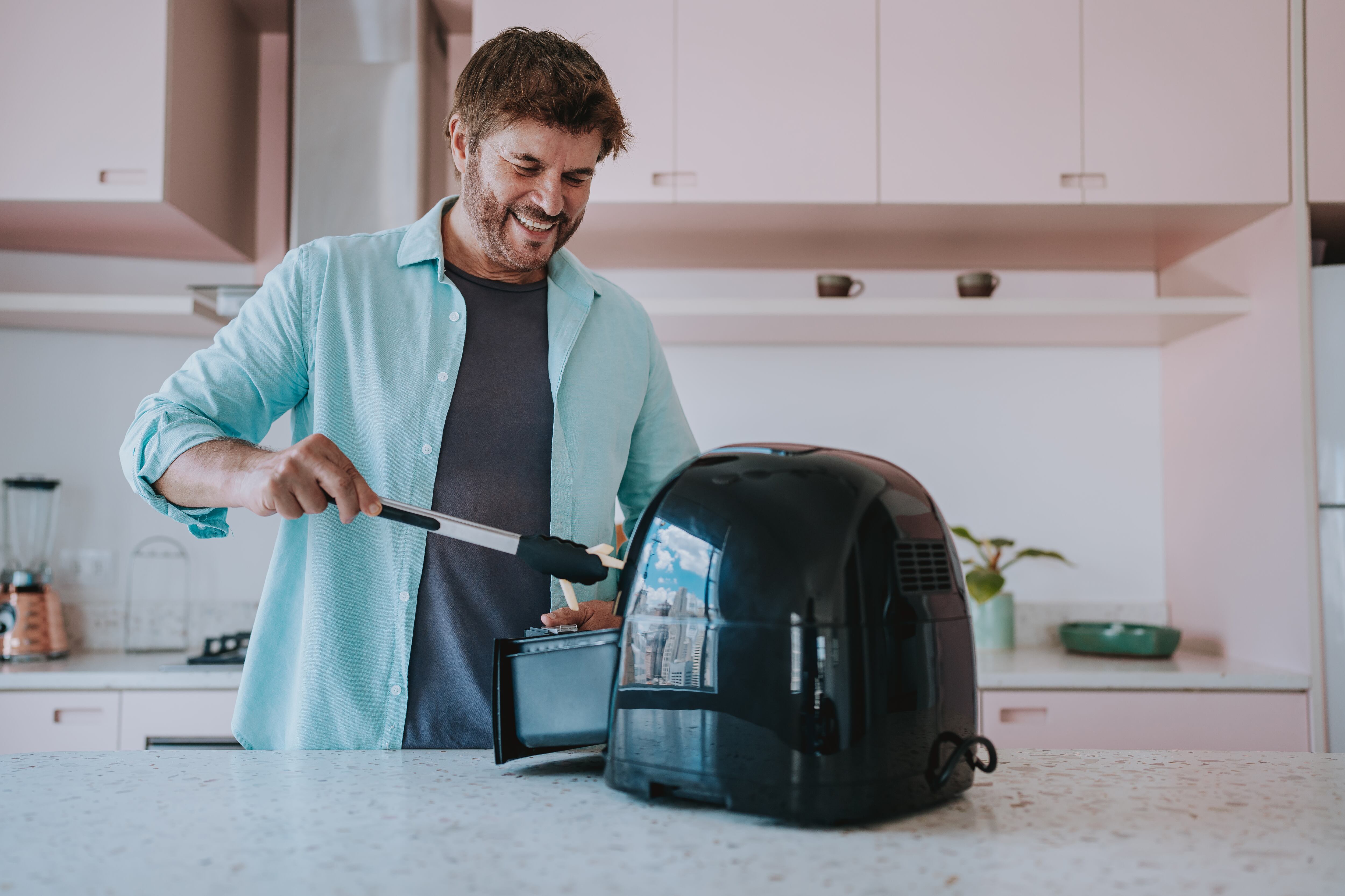 La freidora de aire es un electrodoméstico popular en la actualidad.