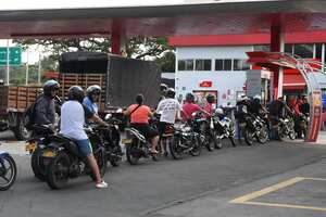 Paro camionero en los diferentes ingresos a Cali.( Puente del Comercio, Juanchito y Cencar.)fotos José Guzmán)