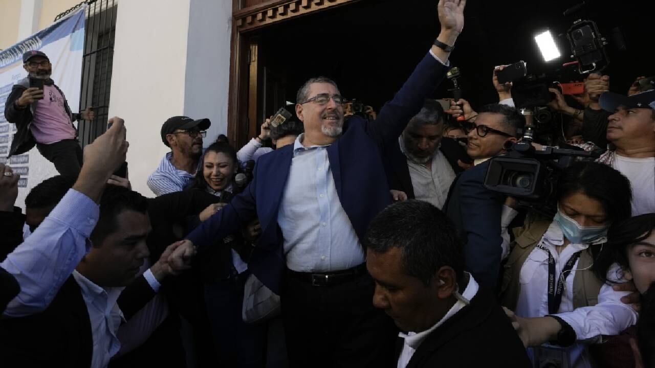 Poco antes de que cerraran las urnas en Guatemala, Bernardo Arévalo había hecho otro llamado a sufragar.