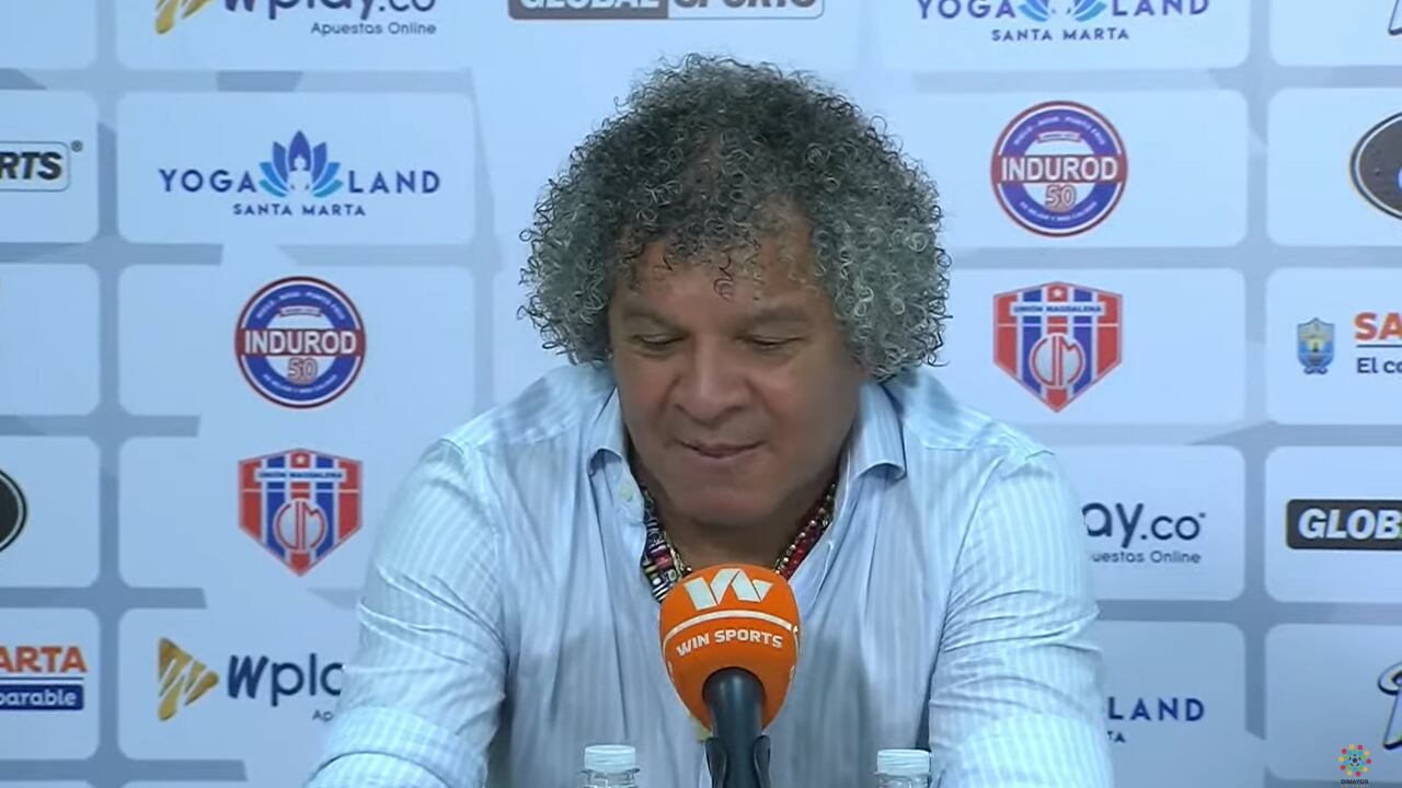 Alberto Gamero durante la rueda de prensa en el estadio Sierra Nevada.