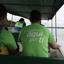 Las brigadas de salud deben navegar largos y torrentosos ríos para llevar las vacunas a la comunidad indígena del departamento de Guainía.