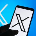 UKRAINE - 2023/07/25: In this photo illustration, the new Twitter logo rebranded as X (X Corp.) is seen on a smartphone and on a pc screen. (Photo Illustration by Pavlo Gonchar/SOPA Images/LightRocket via Getty Images)